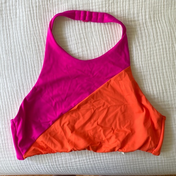 Victoria’s Secret Bikini Top - Picture 1 of 3